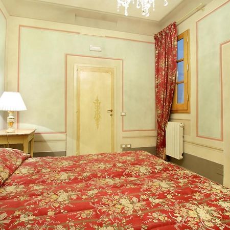 פירנצה B&B Amalia Suites מראה חיצוני תמונה